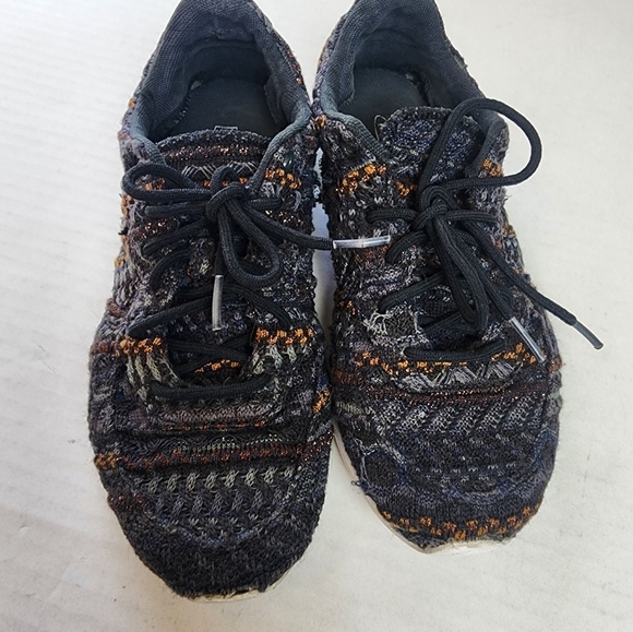 Converse x Missoni |  Signature Print Sneakers,  size 6 - Picture 11 of 12